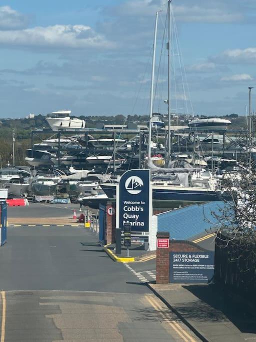 Quayside - Hamworthy Villa Poole Exterior photo